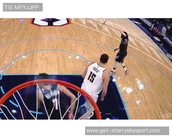 普尔及时协防成功制止费尔斯偷袭多特展现出色防守能力 普尔及时协防成功制止费尔斯偷袭多特展现出色防守能力